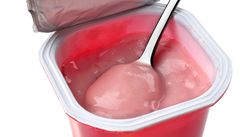 Většina jahodových jogurtů obsahuje podle testu umělou příchuť