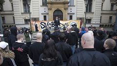 V Praze protestovalo asi 30 radikl kvli obvinn jejich ptel 