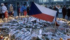 Z listopadových dnů 1989 v Praze na Václavském náměstí. | na serveru Lidovky.cz | aktuální zprávy