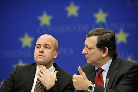 Summit EU: pedseda Evropské komise Jose Manuel Barroso (vpravo) a védský premiér Frederik Reinfeldt.
