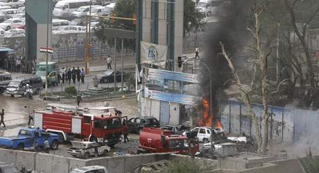Pi nedlním výbuchu v Bagdádu zemelo nejmén 30 lidí