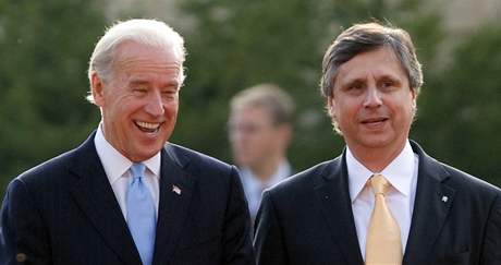 Americký viceprezident Joe Biden a eský premiér Jan Fischer