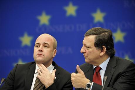 Summit EU: pedseda Evropské komise Jose Manuel Barroso (vpravo) a védský premiér Frederik Reinfeldt.