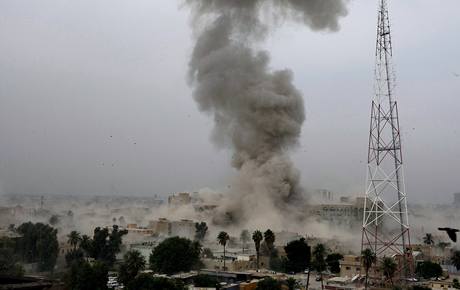 Bomby vybuchly u vládních budov v centru Bagdádu.