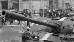 Obti srpna 68: ei a Slovci umrali pod tanky i ranou ze samopal