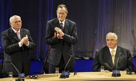 Michail Gorbaov, George Bush a Helmut Kohl