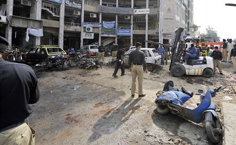Snímek z výbuchu v Pákistánu na zaátku listopadu 2009.