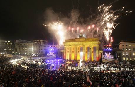 Velkolepý ohostroj na závr oslav výroí pádu berlínské zdi