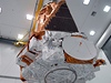 Dalekohled Kepler v montání hale pi pohled zespodu