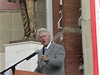 Exprezident Bill Clinton se v Kosovu zú�astnil odhalení své sochy.