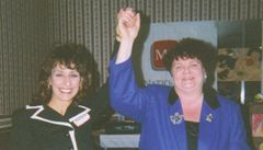 Zoe Koplowitzová (vpravo).