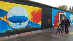 East side gallery, která vznikla na zbytcích berlínské zdi