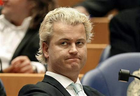 Nizozemský poslanec Geert Wilderse uveejnil na internetu film uráející islám.