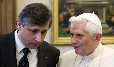 Jan Fischer ve Vatikánu s papeem Benediktem XVI.