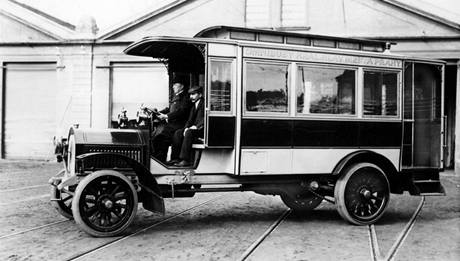 Historie praských autobus