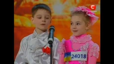 Dva malí taneníci. Ura (7 let) a Karina (6 let) okouzlili celou Ukrajinu.