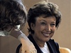 Okování proti praseí chipce - francouzská ministryn zdravotnictví Roselyne Bachelotová.