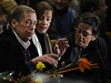 Václav Havel (vlevo), Lou Reed a Suzanne Vega se 12. listopadu v Praze zúastnili slavnostního pedání Ceny Jindicha Chalupeckého.