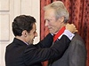 Clint Eastwood pebírá od Nicolase Sarkozyho francouzský ád estné legie