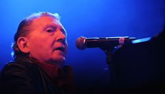 Jerry Lee Lewis (Praha, 9.11.2009, support: Linda Gail Lewis)