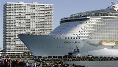 Nejv�t�í výletní lo� sv�ta Oasis of the Seas p�ijí�dí na Floridu