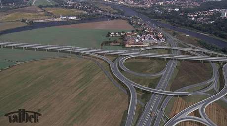 editelství silnic a dálnic zaíná stavt obí kiovatku. Doprava na dálnici D1 se zkomplikuje (ilustraní foto).