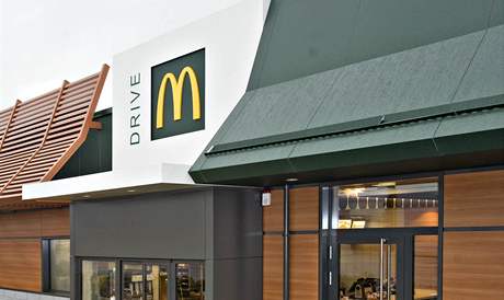 McDonald's se v Nmcku vzdává ervené barvy. Postupn zezelená i v esku