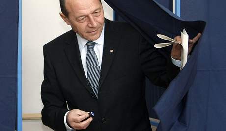 Rumunský prezident Traian Basescu u voleb