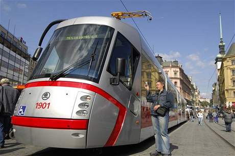 Nové tramvaje koda, pezdívané Porsche, nevyhovují dopravcm.