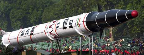Indická armáda provedla test rakety stedního doletu Agni, která me nést jadernou nálo