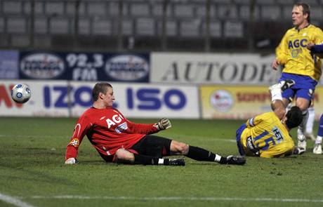 Fotbalisty Teplic zniil nejen olomoucký soupe, ale také chipka.