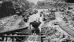 Stavba Panamaského pr�plavu