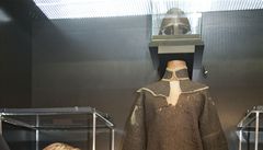 Svatováclavská p�ilbice z 10. století, která pat�í mezi nejvzácn�j�í �eské památky