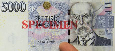Nový vzor pětitisícové bankovky byl představen 30. listopadu na tiskové konferenci v sídle České národní banky v Praze