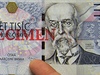 Nový vzor ptitisícové bankovky byl pedstaven 30. listopadu na tiskové konferenci v sídle eské národní banky v Praze