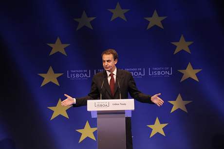 Oslavy pijetí Lisabonské smlouvy v Lisabonu - projev panlského premiéra Zapatera.