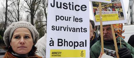 25 let od Bhópálu: Demonstranti volali po spravedlnosti
