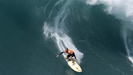 Surfový závod na Oahu Eddie Aikau Invitational