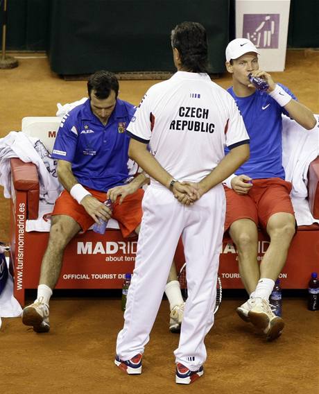 Radek tpnek a Tom Berdych ke konci zpasu