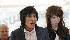 Rocker Ronnie Wood z Rolling Stones bude uvádět rozhlasový pořad 
