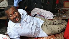 P�i útoku v somálském Mogadi�u zahynulo 19 lidí v�etn� t�í ministr�