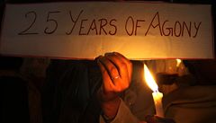 25 let od Bhópálu: Za nejvtí chemickou katastrofu v djinách bývá oznaován únik plyn z poboky amerického koncernu Union Carbide v indickém Bhópálu. 