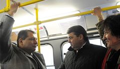 Jií Paroubek, Sigmar Gabriel a Zita Gurmai pi cest do Prmyslového paláce.