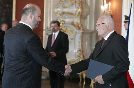 Klaus v roce 2009 jmenoval 24 ministr.