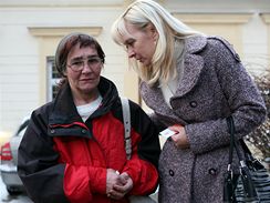 Matka holiky po setkn s dcerou v Dtskm centru Brno v ulici Hlinky