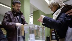Katalánci volí parlament, hlasují o nezávislosti na Španělsku 