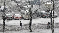 Celé Česko pokryl přes noc sníh, pozor musejí dávat hlavně řidiči