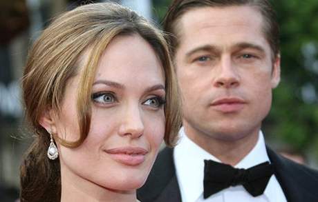 Filmová hvzda Angelina Jolie s partnerem Bradem Pittem údajn plánuje adoptovat chlapce z eska.