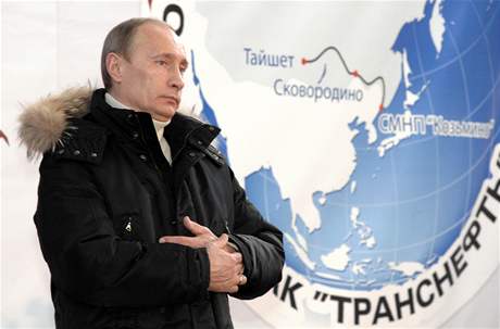 Ruský premiér Vladimir Putin otevírá nový ropný terminál Kuzmino nedaleko Nachodky.
