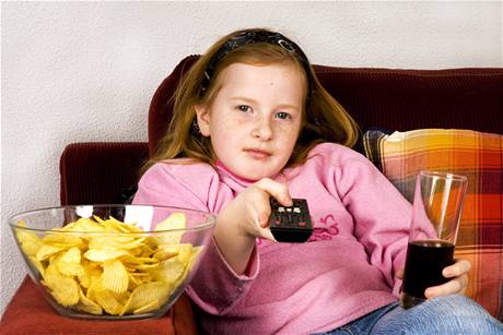 Podle odborníků musí vést dítě ke zdravému stravování hlavně rodiče